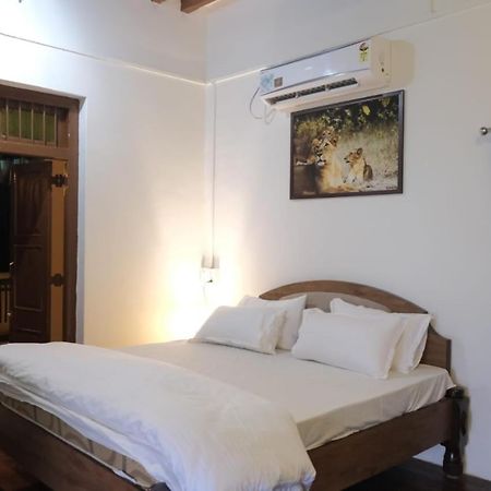 Hotel Ashirwad Junagadh Dış mekan fotoğraf