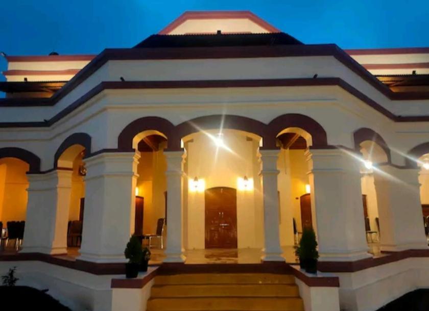 Hotel Ashirwad Junagadh Dış mekan fotoğraf