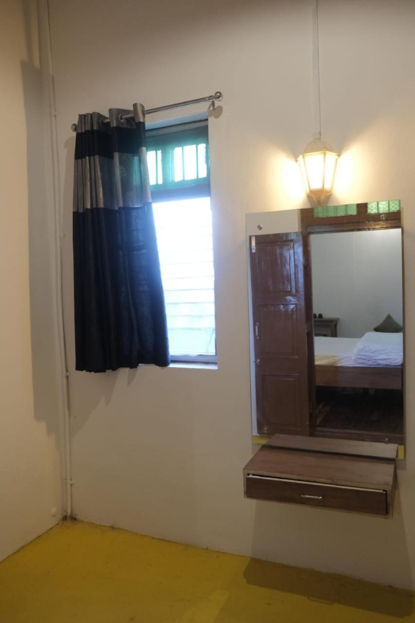 Hotel Ashirwad Junagadh Dış mekan fotoğraf